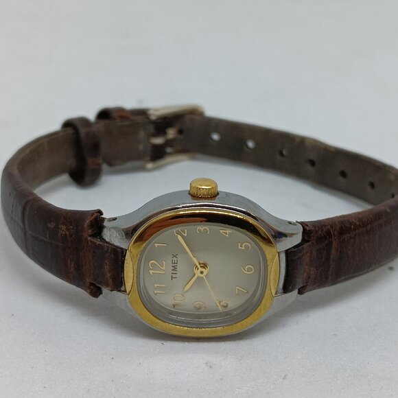 Timex LL Women's 19 mm Two Tone Quartz Watch NEW BATTERY - Picture 6 of 11